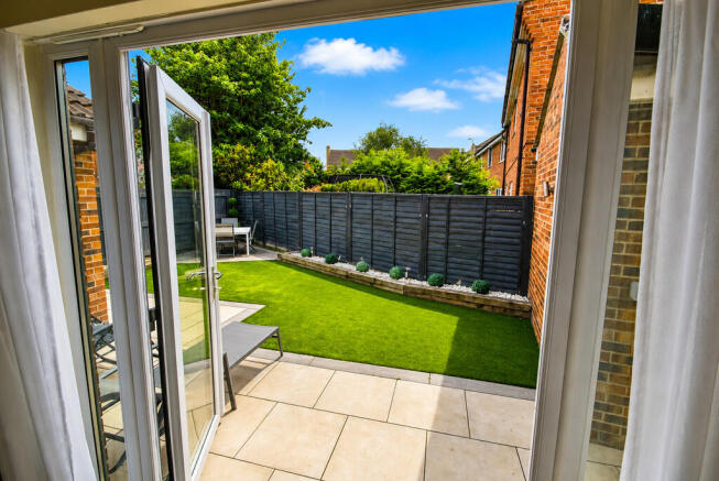 5 bed Detached for sale Image 6
