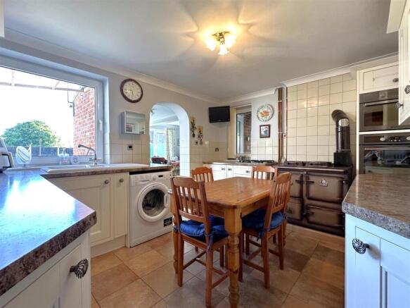 Well-Appointed Kitchen 573