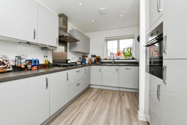 Crozier Drive, Cressing, Braintree, Essex, CM77 photo 4