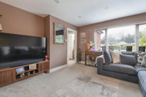 7, Longbridge Walk, Horley RH6 7EQ