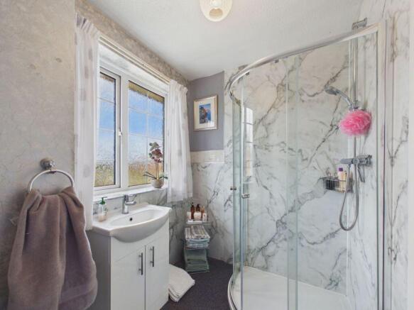 4 bed Detached for sale Image 7