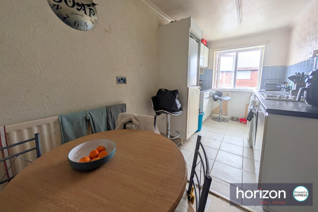1 bed Flat for sale Image 4