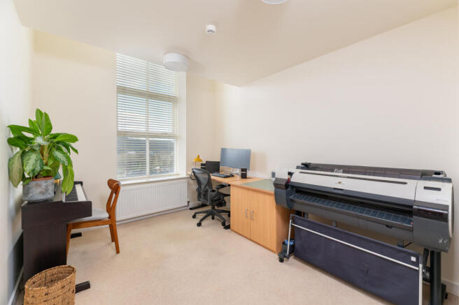 3 bed Apartment for sale Image 11