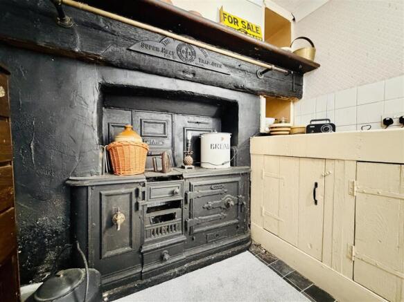 2 bed Terraced for sale Image 8