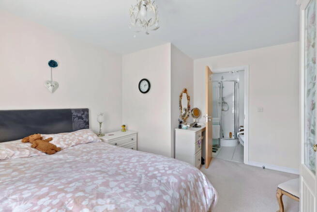 2 bed Ground Flat for sale Image 11