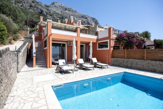 Pool to house