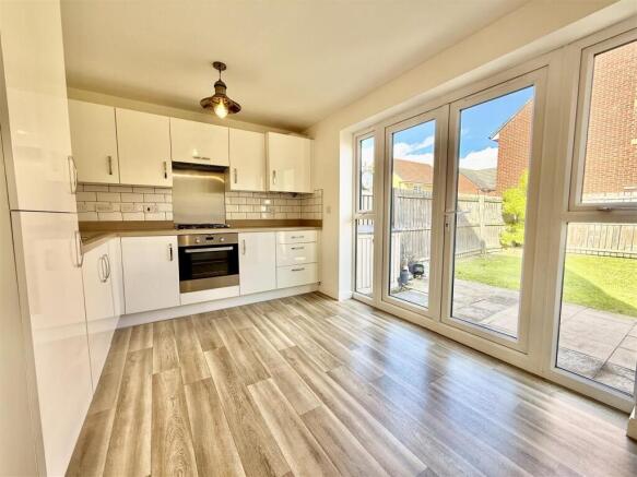 KITCHEN/DINER
