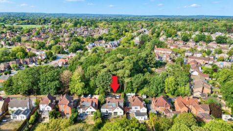 Pine Grove, Windlesham