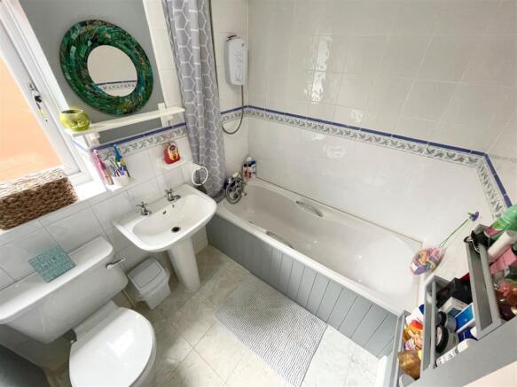 Bathroom.jpg