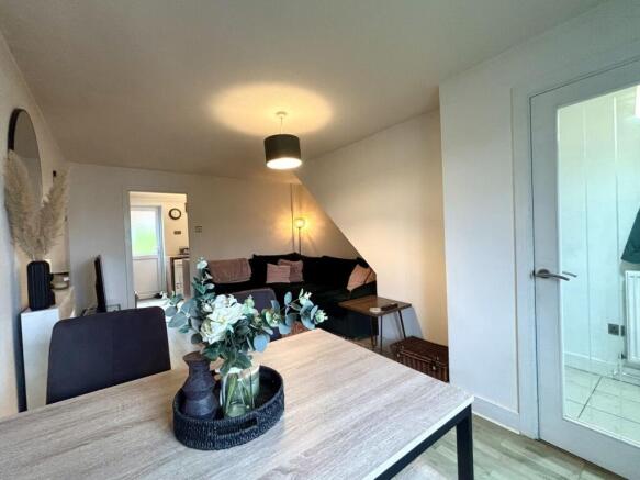 Lounge/Dining area