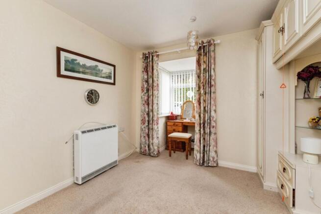 2 bed Flat for sale Image 7