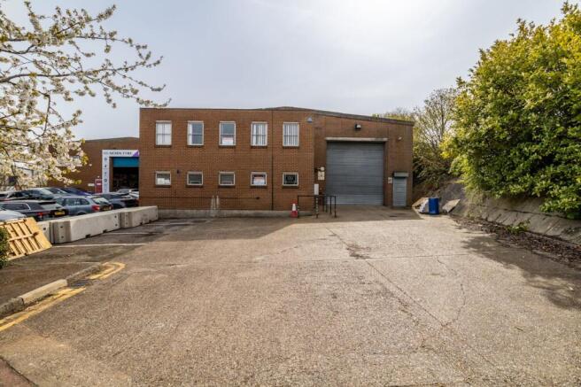 Lawrence Way Ind Estate - Dunstable-122.jpg