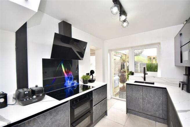 3 bed Semi-Detached for sale Image 12