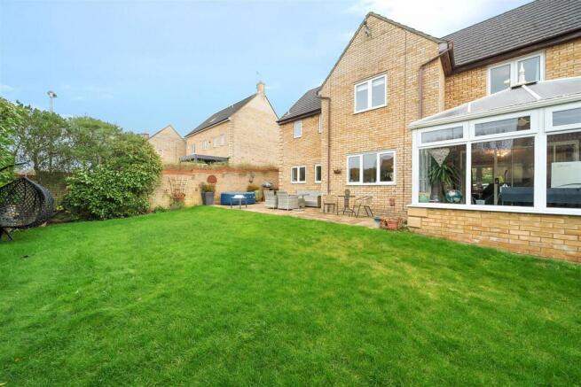 67 Northampton Road, Towcester