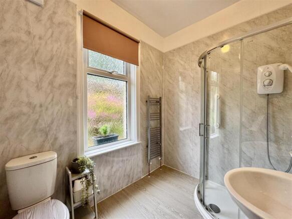 3 bed Semi-Detached Bungalow for sale Image 4
