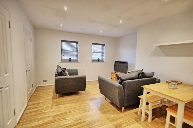LIVING/DINING ROOM