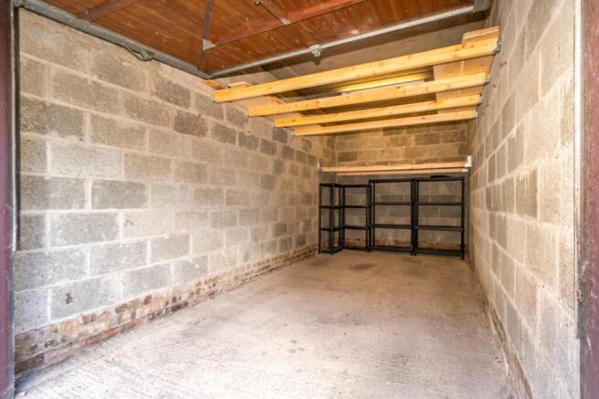 Garage 26C Sandport, Leith, Edinburgh, EH6 6PL photo 4
