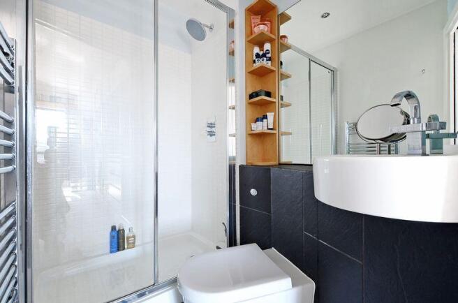 En-Suite Showe...