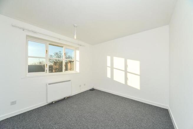 2 bed Apartment to rent Image 7