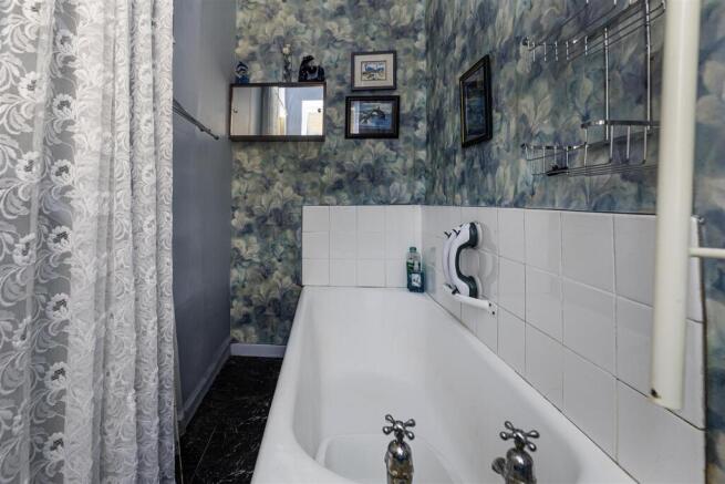 2 bed House for sale Image 12