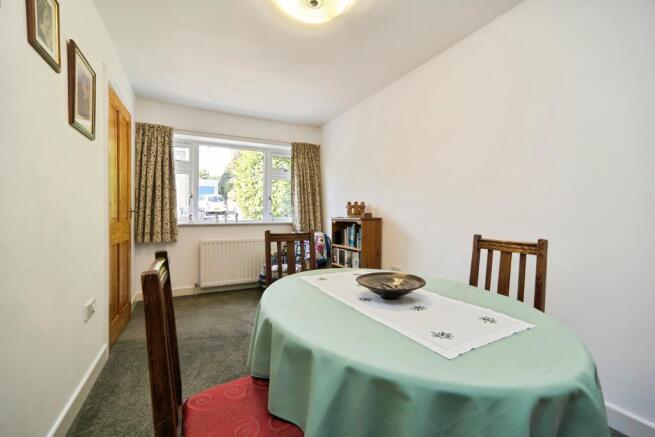5 bed Semi-Detached for sale Image 8