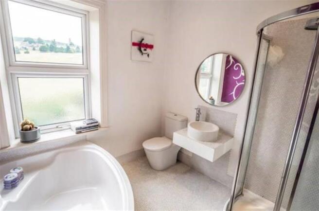 3 bed Terraced for sale Image 5