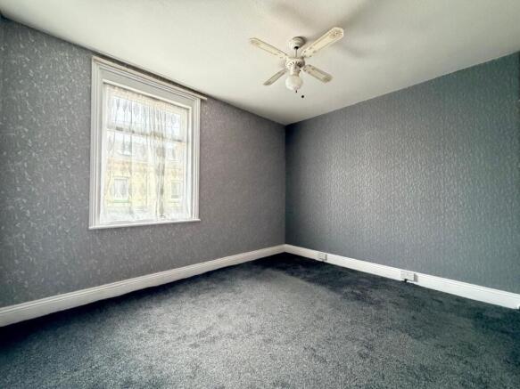 2 bed Terraced for sale Image 8
