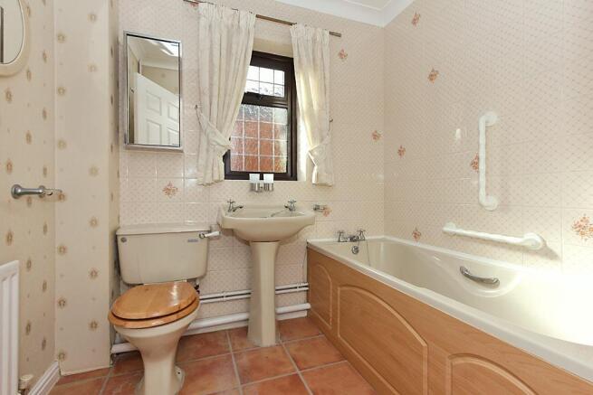 Bla-Bathroom.jpg