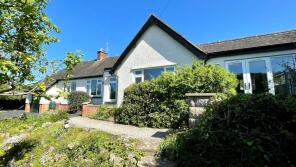 Swn Y Coed, Queen's Road, Craig Y Don, Llandudno LL30 1UE