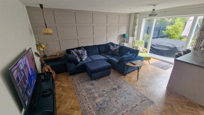 10 Shones croft Living Room.jpg