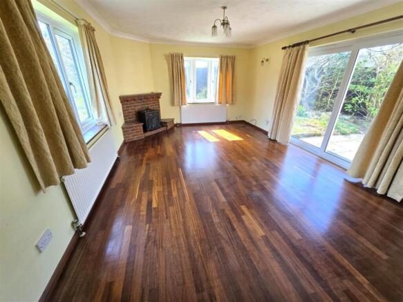 Meadow Court, Links Road, Gorleston photo 2
