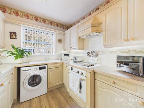 2 bed Apartment for sale Image 9