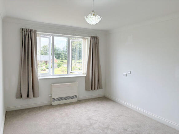 2 bed Retirement Property for sale Image 11