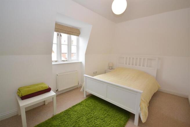 Bed1.jpg