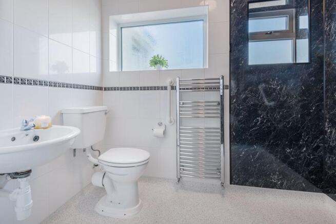 Wet Room, 28 B...