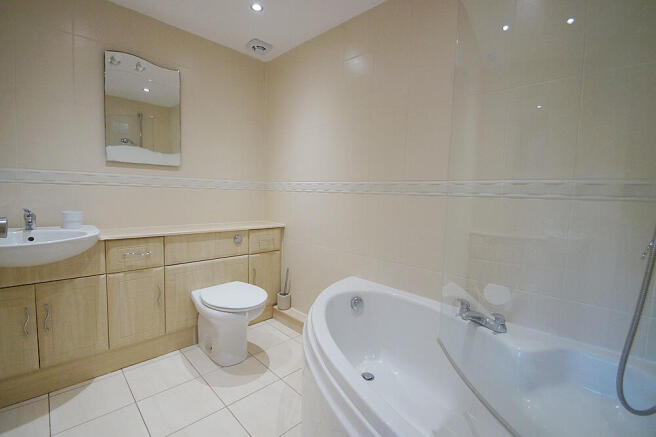 2 bed Apartment for sale Image 9