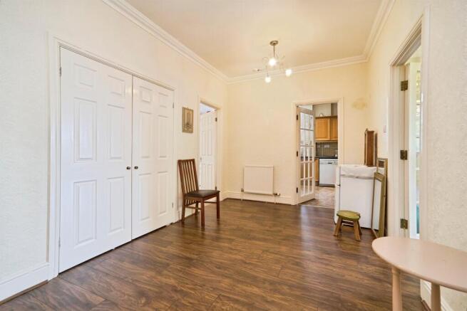 2 bed Apartment for sale Image 9