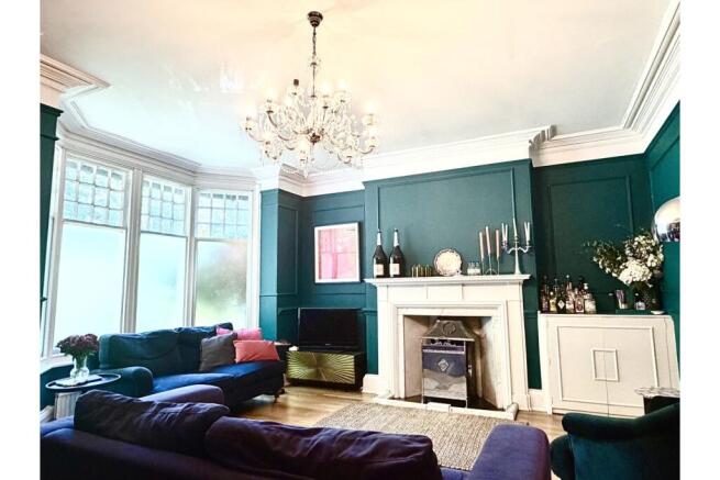 5 bed Semi-Detached for sale Image 4