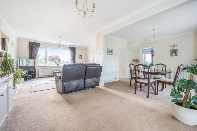 Living Room/Dinin...