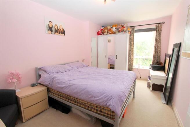 Bedroom2a.JPG