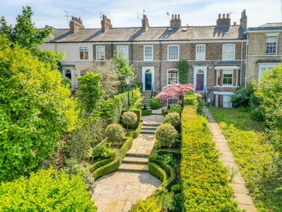 4 bed Terraced for sale Image 4