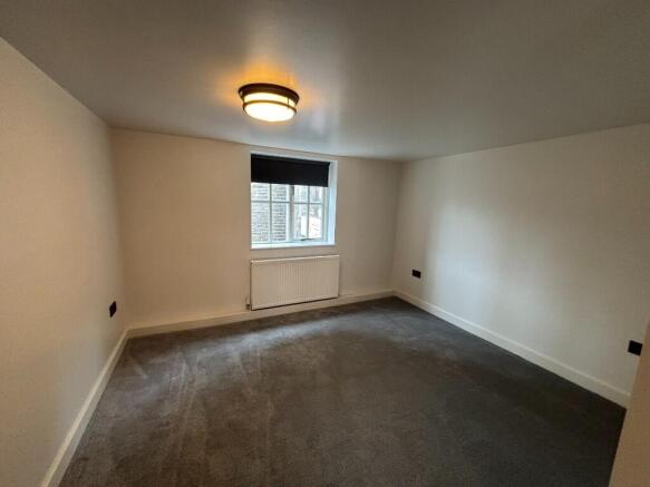 2 bed Apartment to rent Image 4