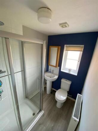 32 B Heights En Suite.jpg