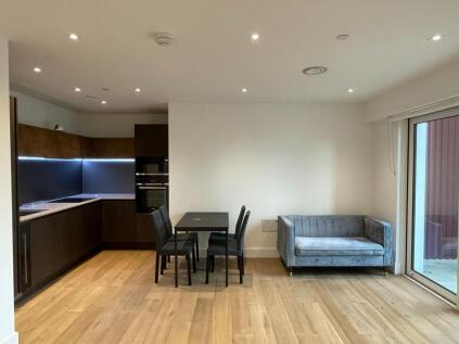 Flat , A Exchange Gardens, London