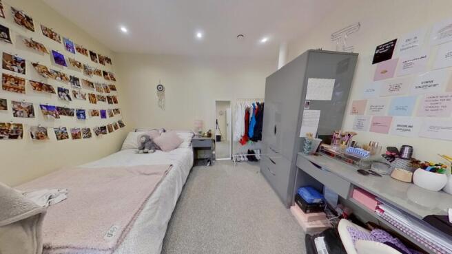 Flat-2-Ormiston-House-07112022_124418