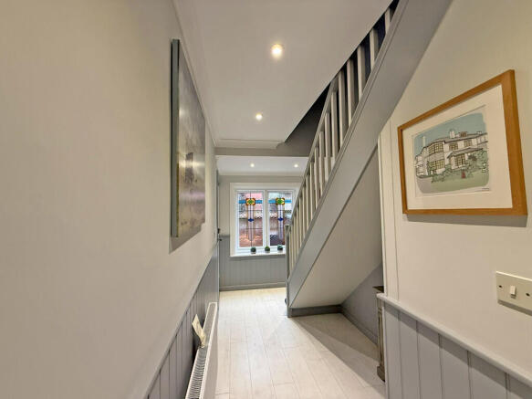 4 bed Semi-Detached for sale Image 7