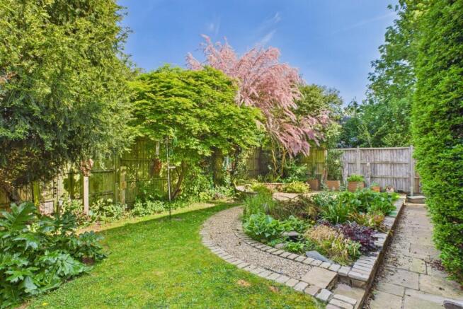 CAM02519G0-PR0268-STILL002