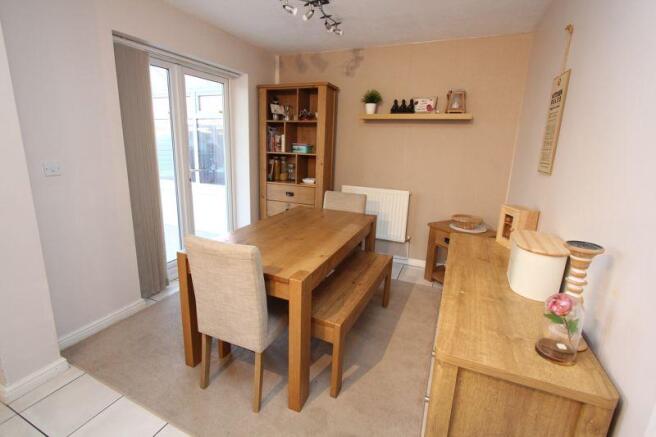 Kitchen/Dining...