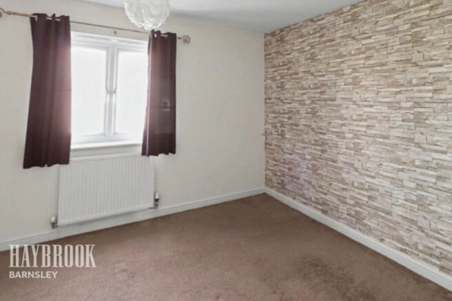 3 bed Town House for sale Image 7
