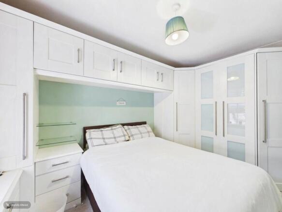 1 bed Flat for sale Image 5
